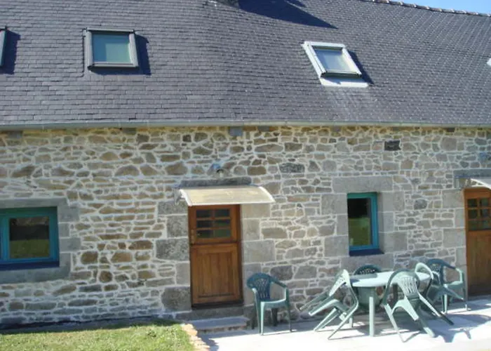 Captivating 2-Bed House With Log Burner In Kerien